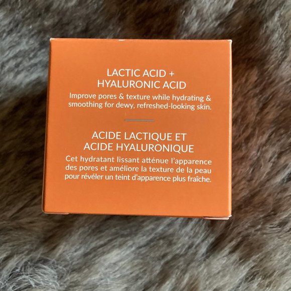 Exfolikate Glow Moisturizer - Picture 3 of 5